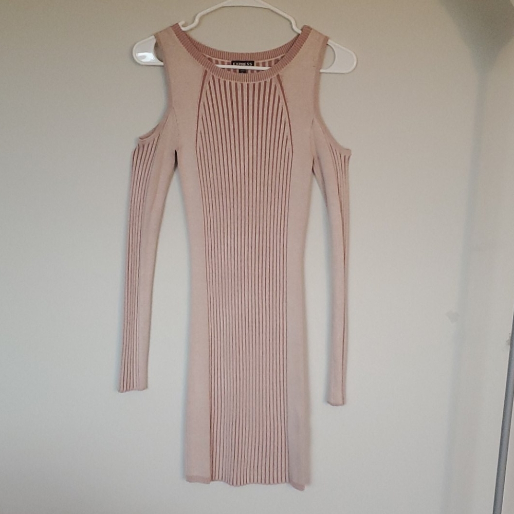 Woman's  Dress